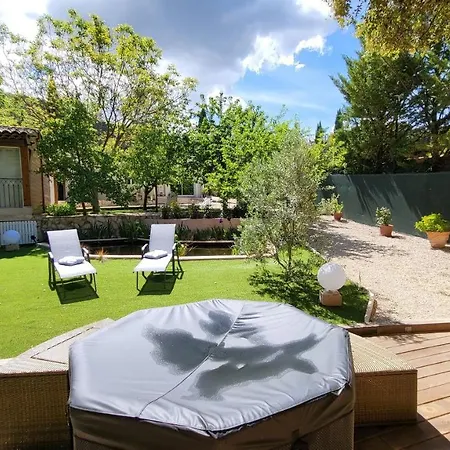 La Tissonniere Oasis D Exception Entre Alpilles Et Luberon Et Piscine A 10 Min D Aix En Provence *